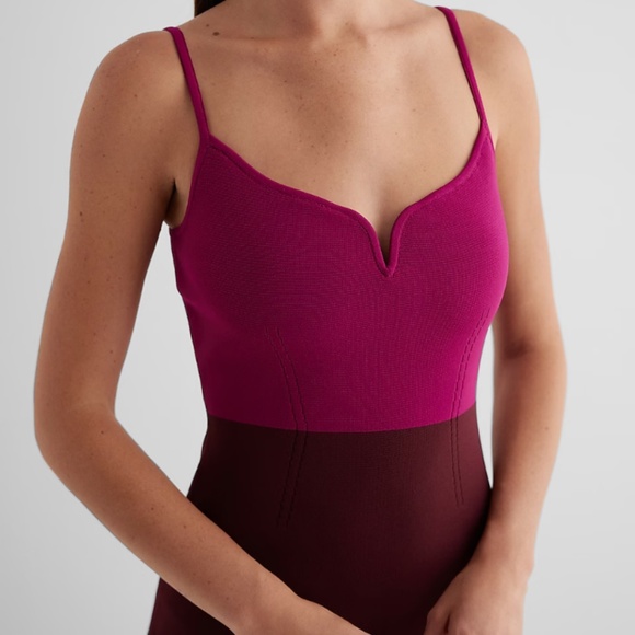 Body Contour Color Block V-Wire Sleeveless Midi Sweater Dress - Picture 3 of 6